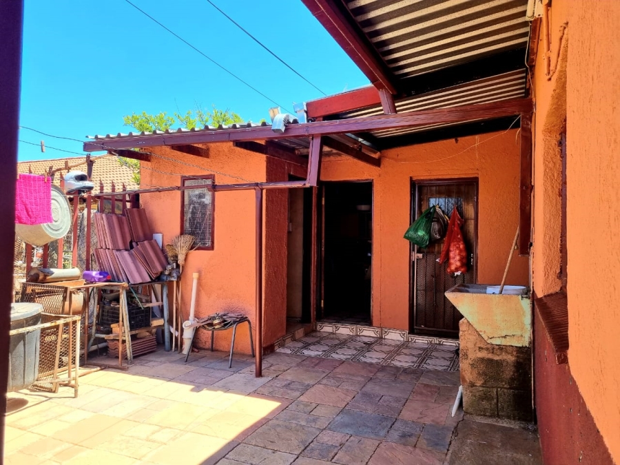 3 Bedroom Property for Sale in Roodepan Northern Cape